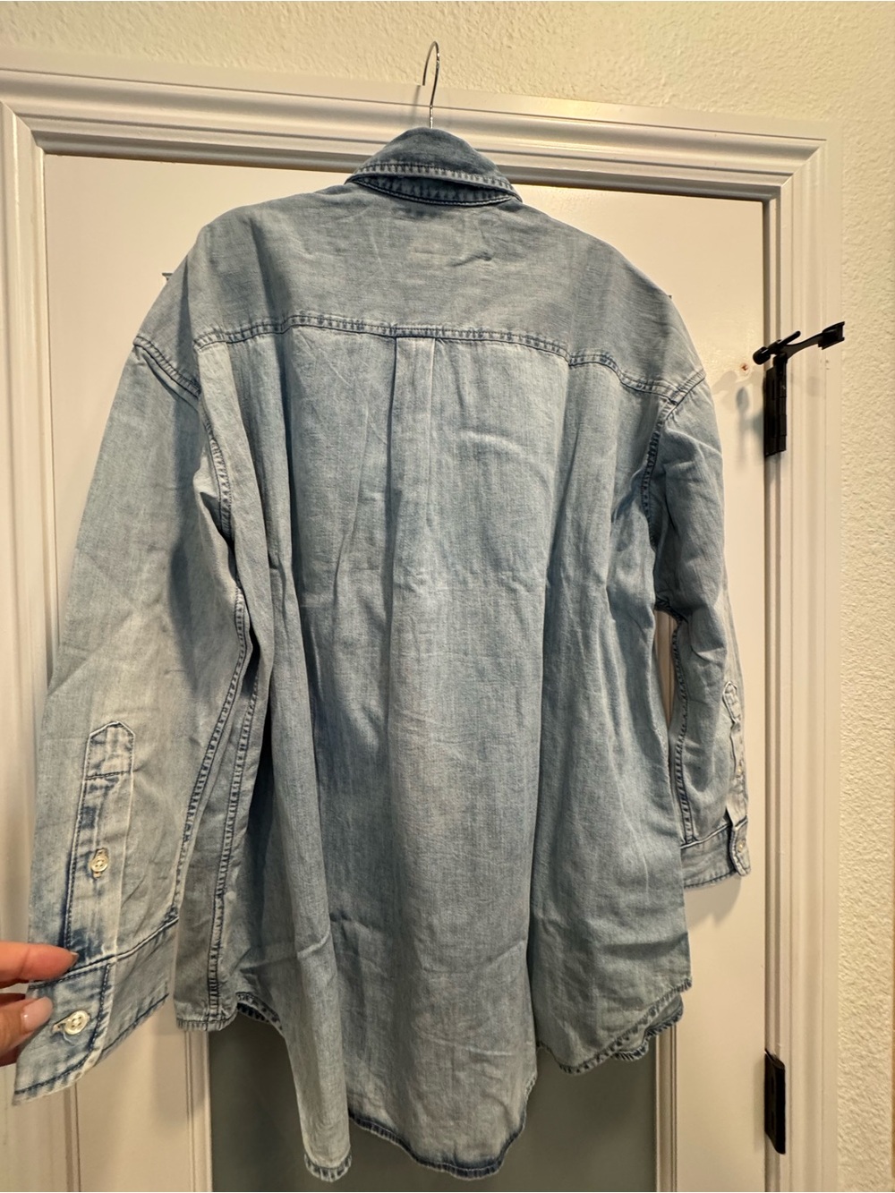 Women's Oversized Ralph Lauren Light Blue Denim Button-Down Shirt - Picture 4 of 4